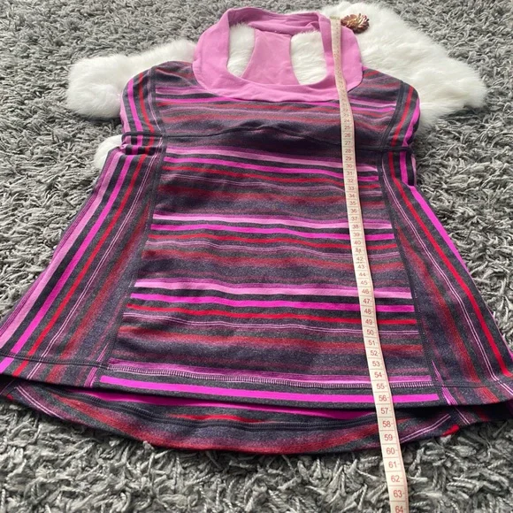 Lululemon Scoop Neck Tank - Picture 9 of 9